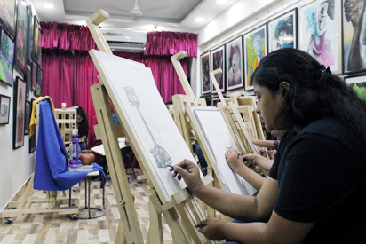 Live outdoor Sketching classes for FA Entrance