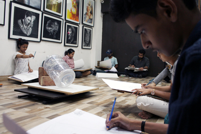Live outdoor Sketching classes for FA Entrance