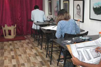 Live outdoor Sketching classes for FA Entrance