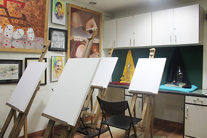 Professional Atmosphere for Bachelor of Fine Arts Exam